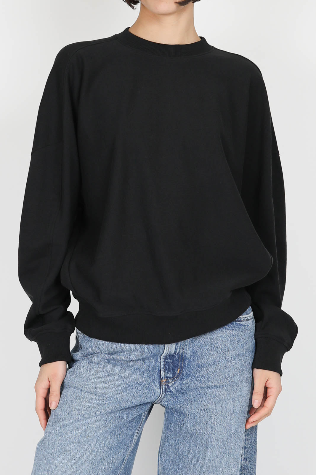 Light sweater in black