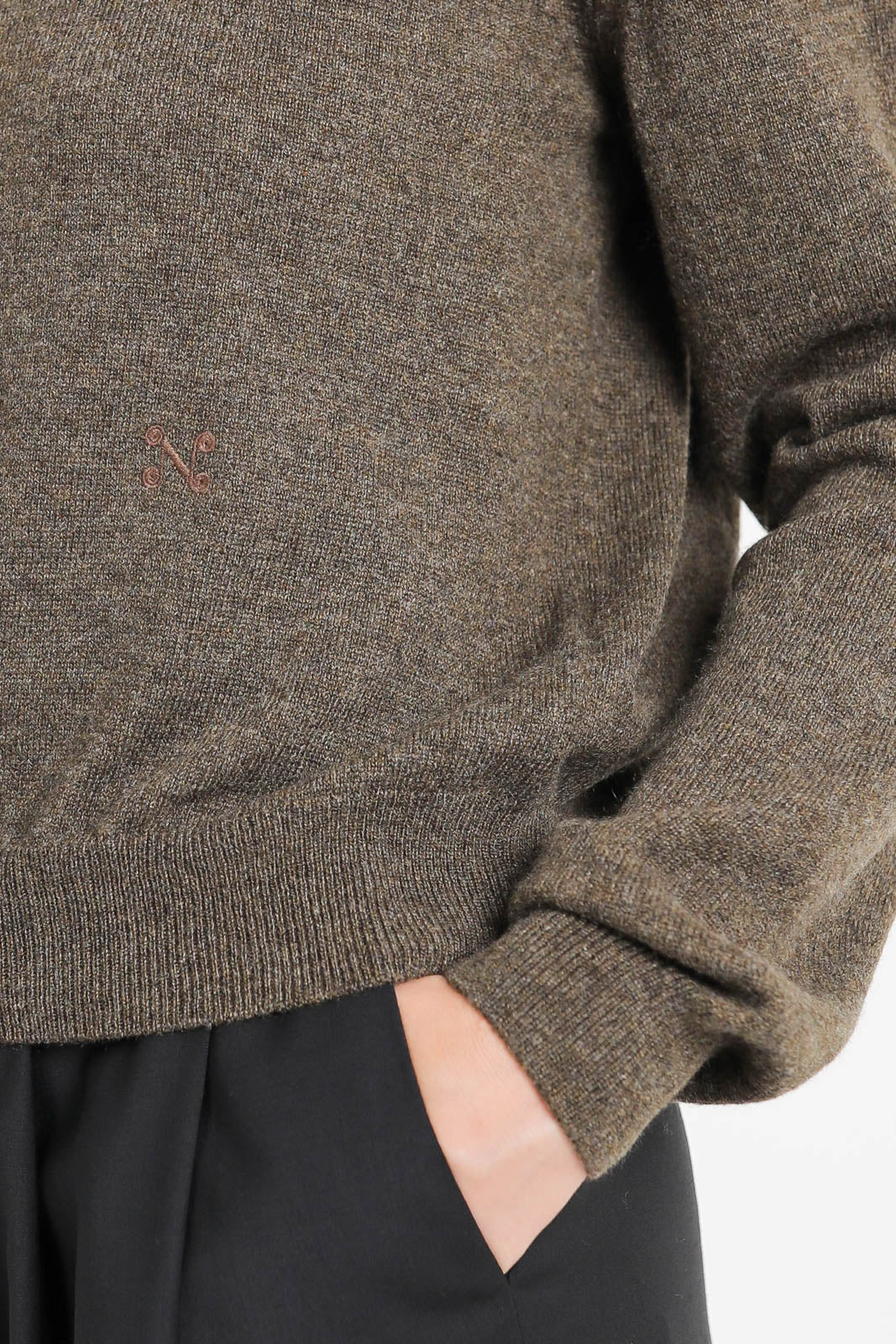 Nackiyé, Cardigan Sea Shell in Chestnut