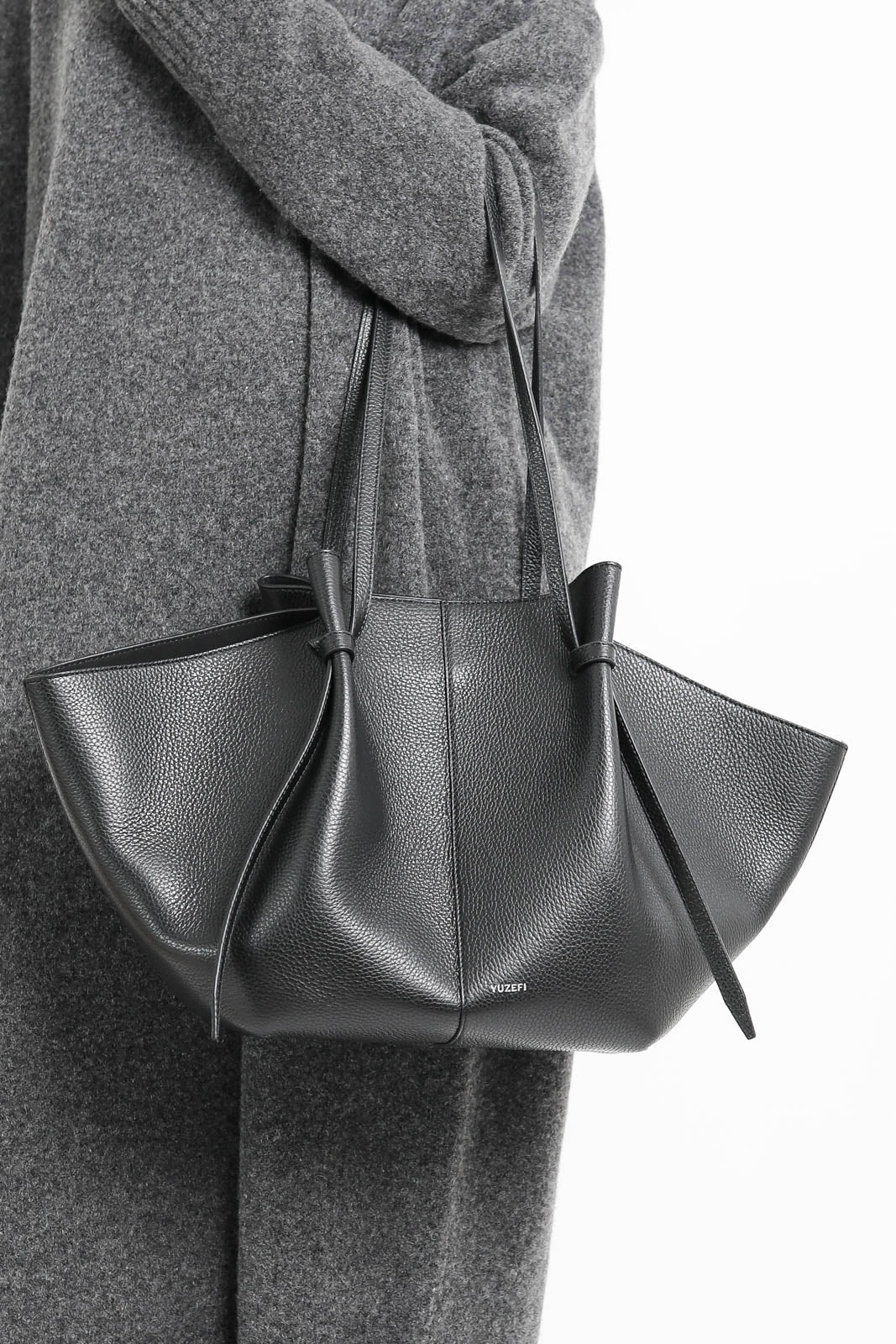 Yuzefi, Bag Large Mochi in black