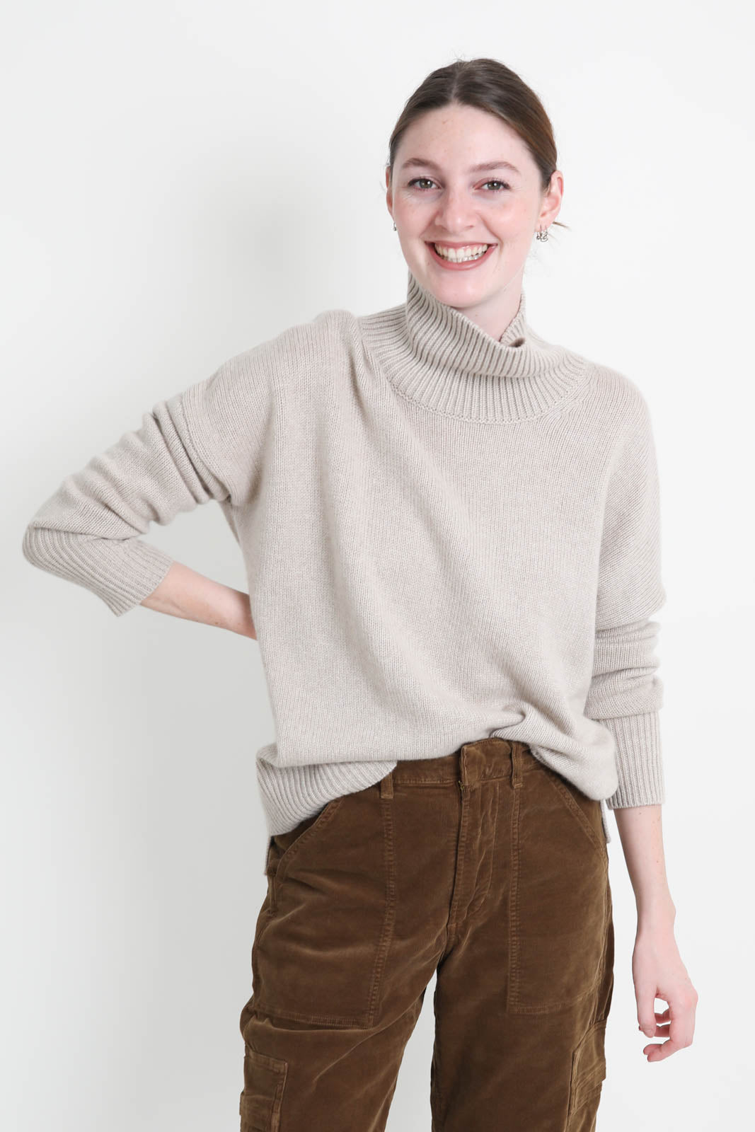 Lisa Yang, Heidi sweater in sand