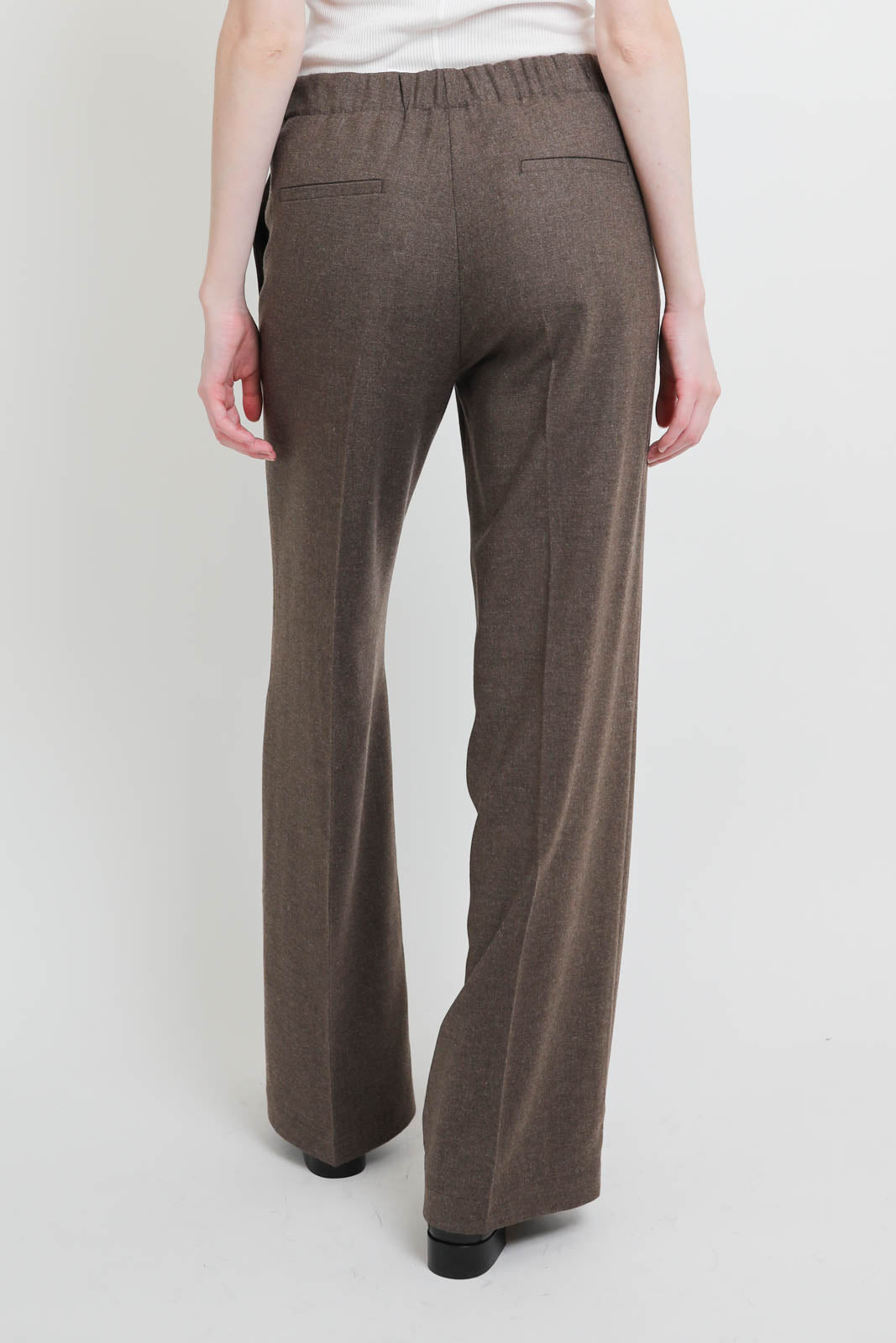 Pomandère, trousers with pleats in sigar