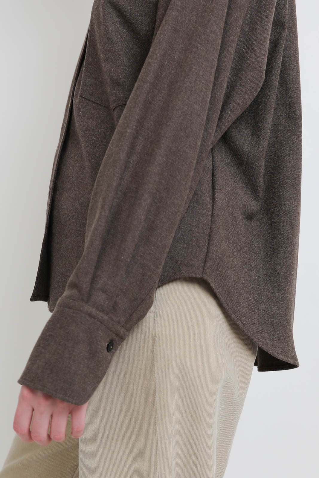 Pomandère, wool blouse in sigar