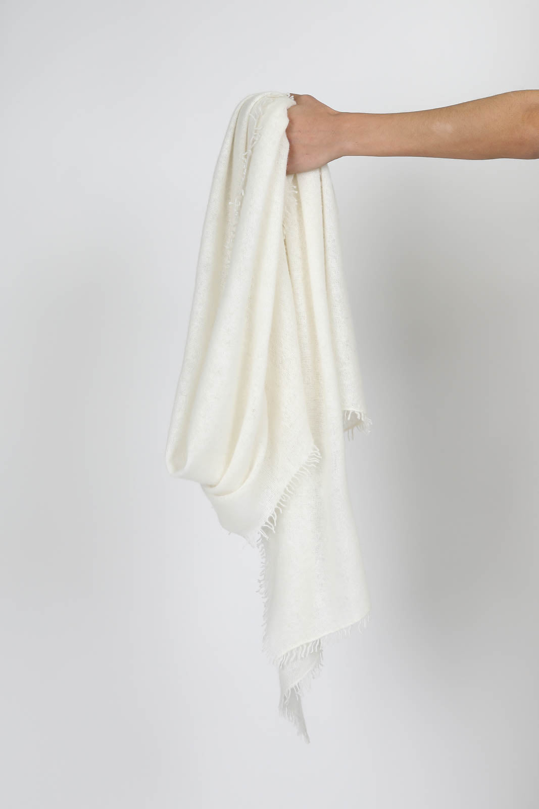 Adriella scarf in ecru