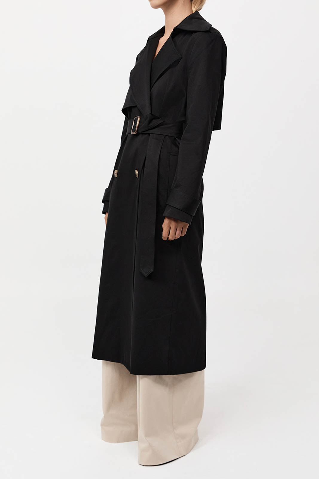 Classic trench coat in black