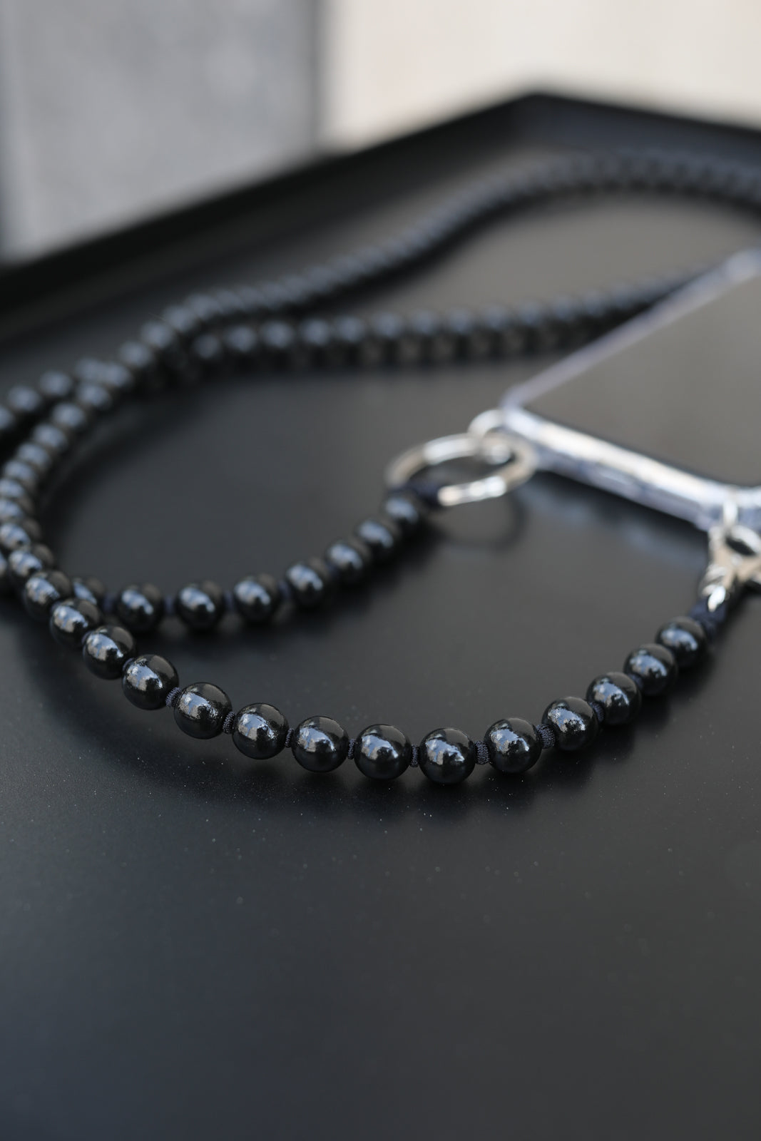 Cell phone chain in black