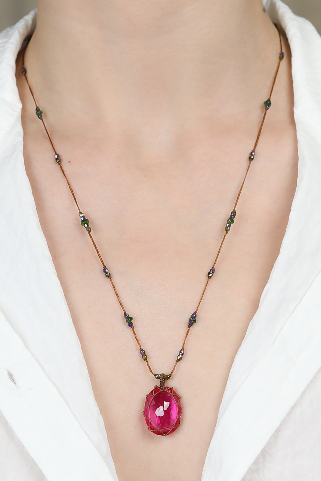 Tibet necklace in Indian Glass Pink