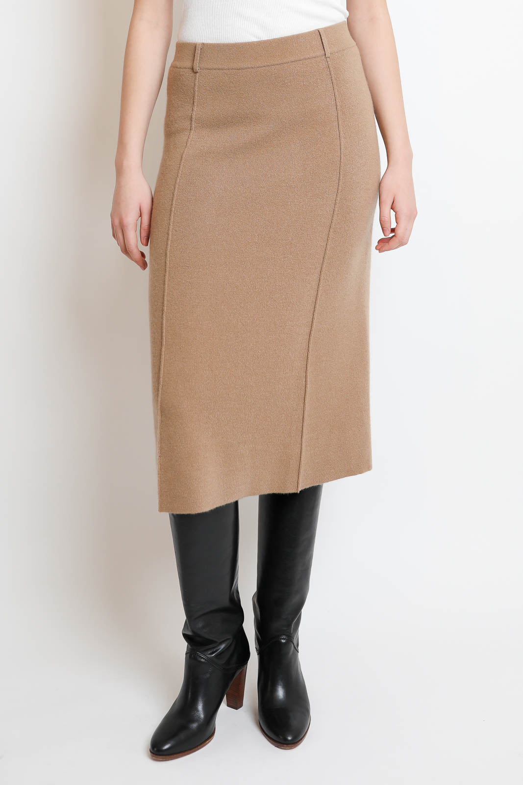 Lisa Yang, Jupe couleur caramel