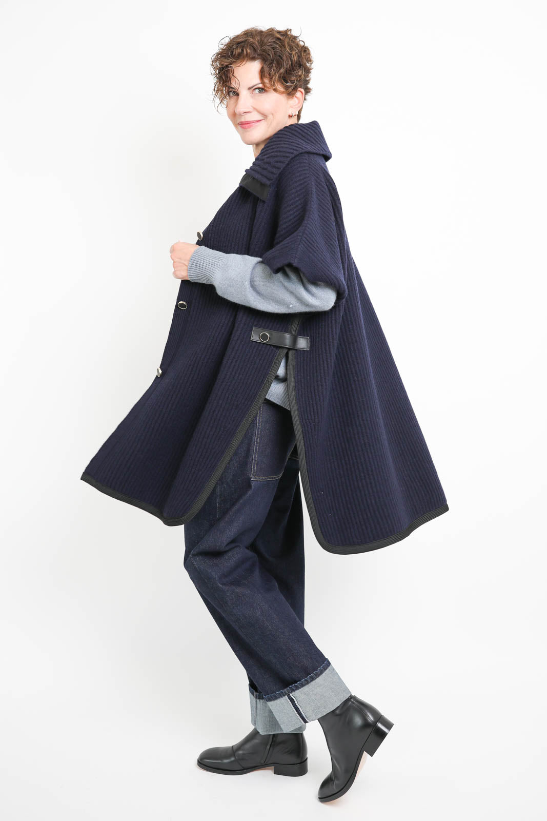 Forte-Forte, cardigan/poncho Stitch in Notte