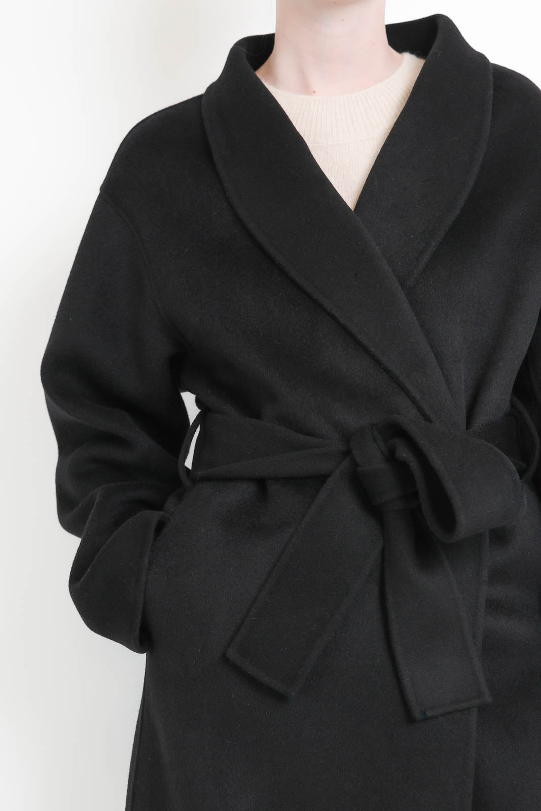 Almada, manteau Mara en noir