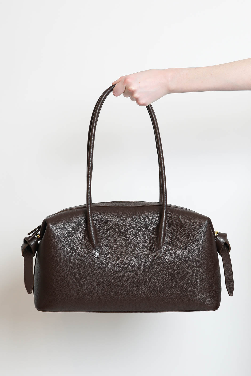 Yuzefi, sac Brioche Duffle en espresso