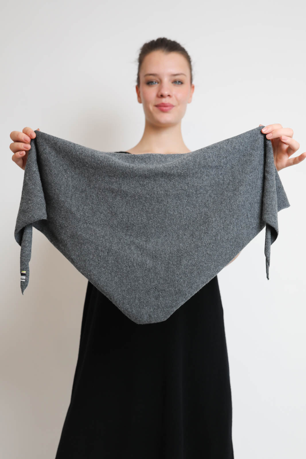 Extreme Cashmere, écharpe Bandana in Felt