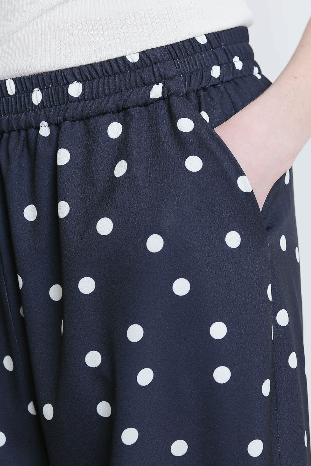 Atelier 1985, pantalon Bernd à pois bleus