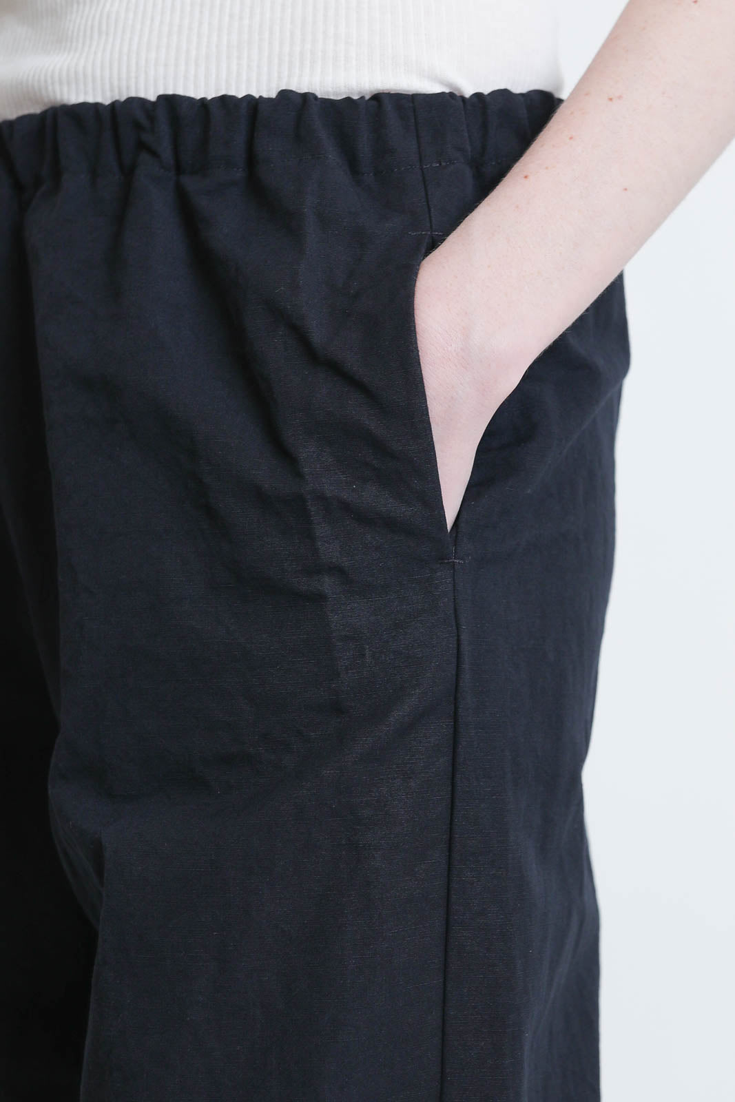 Apuntob, pantalon en Abyss