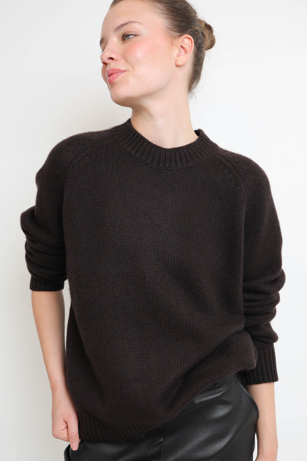 Lisa Yang, Pullover Anine in Dark Oak