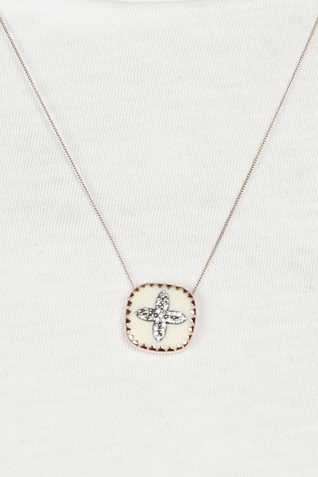 Collier Bowie en blanc diamant