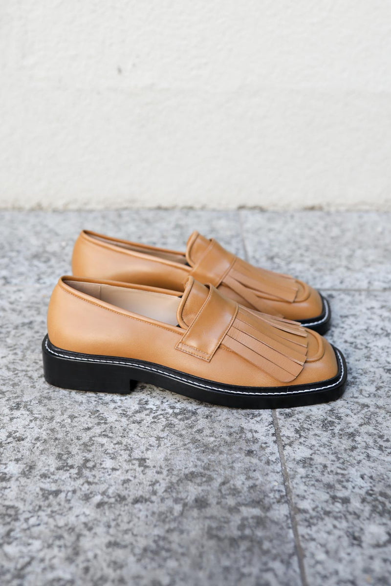 Loafer Lucy in Sparrow