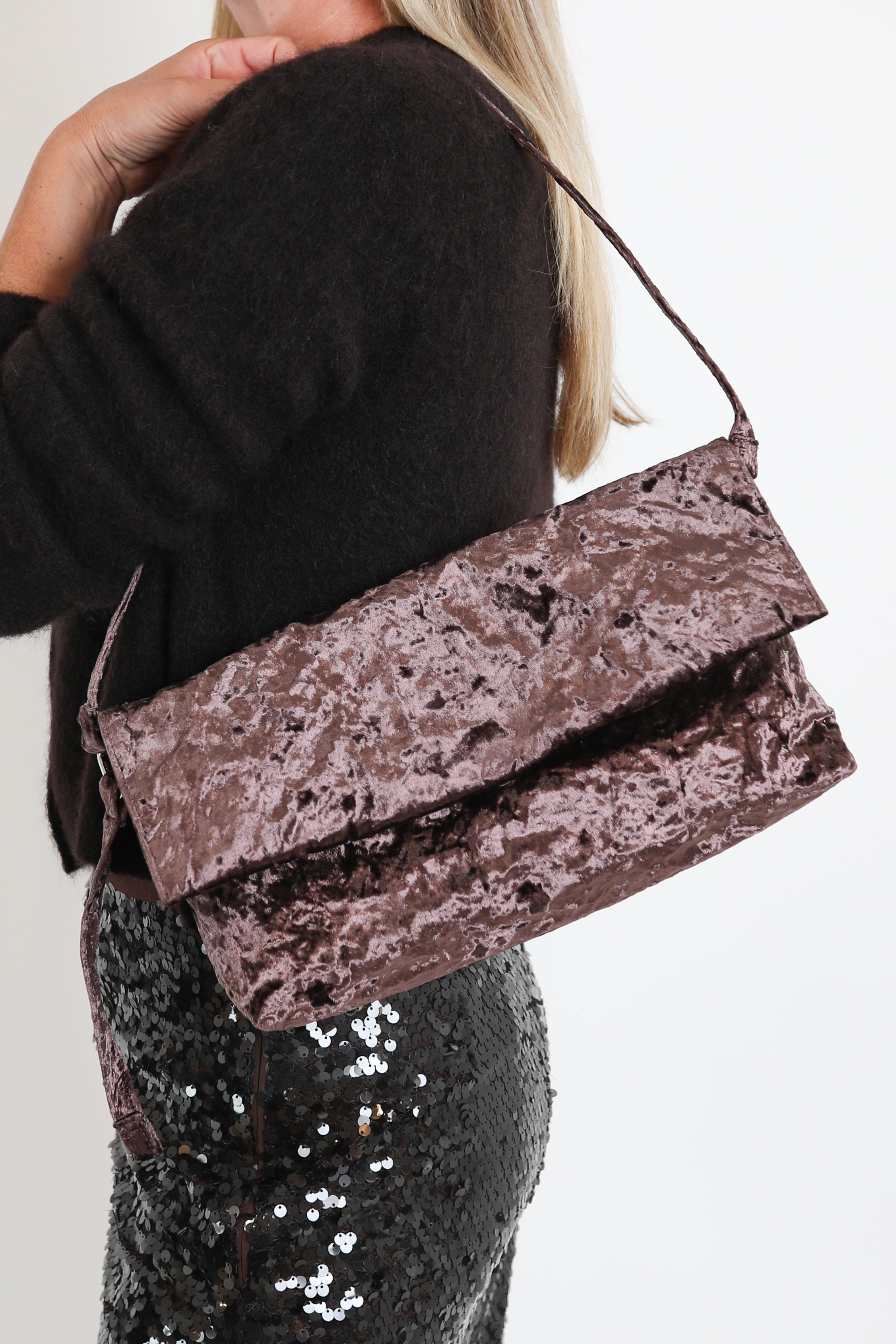 Zilla, Tasche Velvet Baguette in Moka