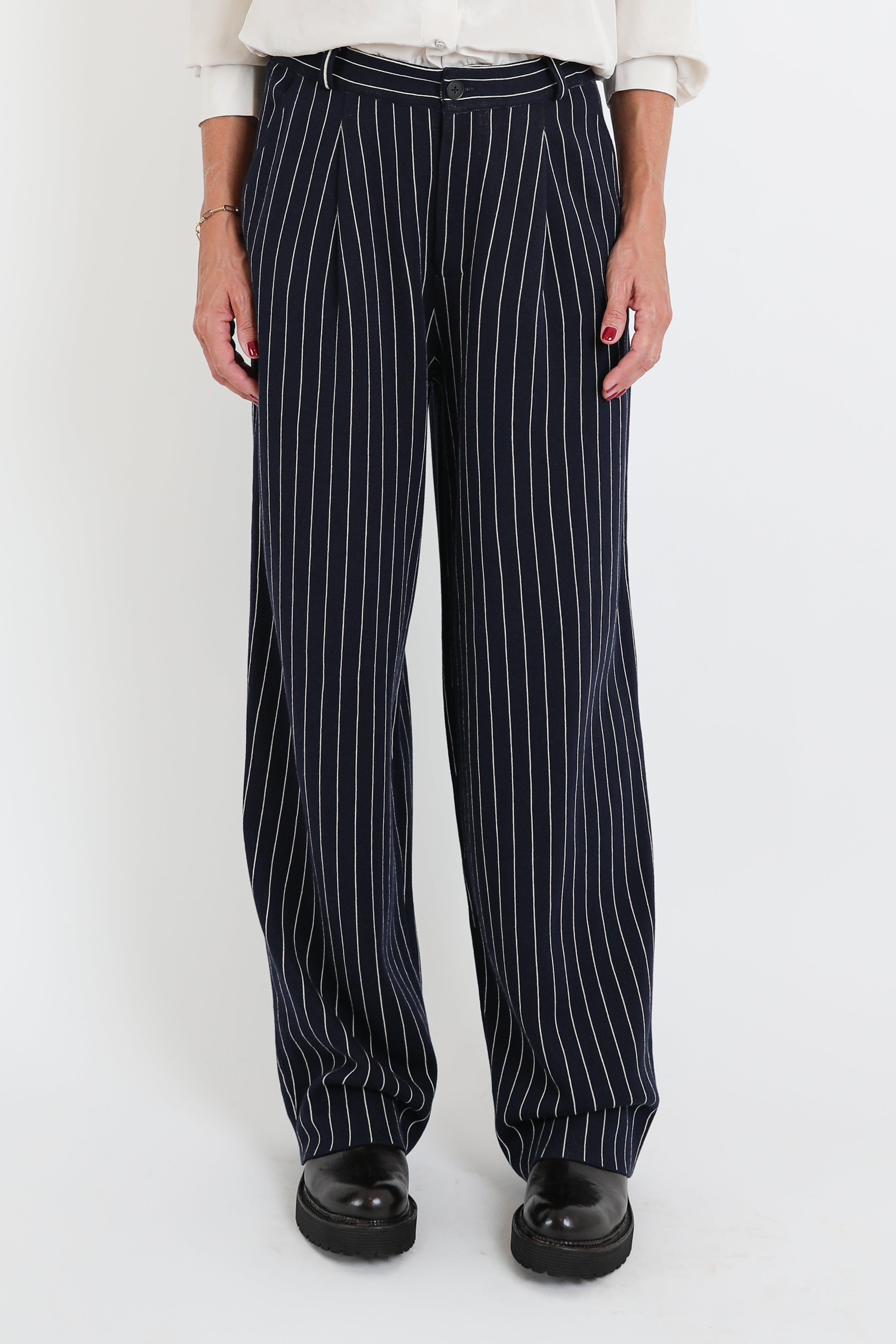 Guest in Residence, Hose Pinstripe Carpenter in Navy/Butter