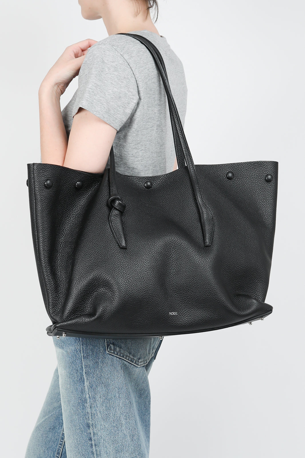 Tasche Drop Large in Schwarz