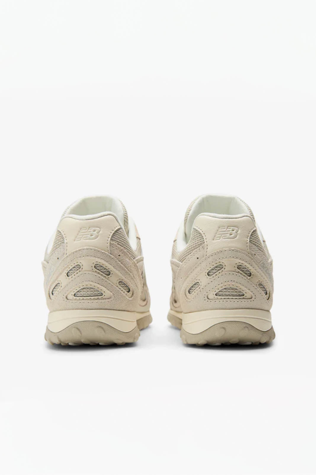 New Balance, Sneakers 204 in Sea Salt/Linen