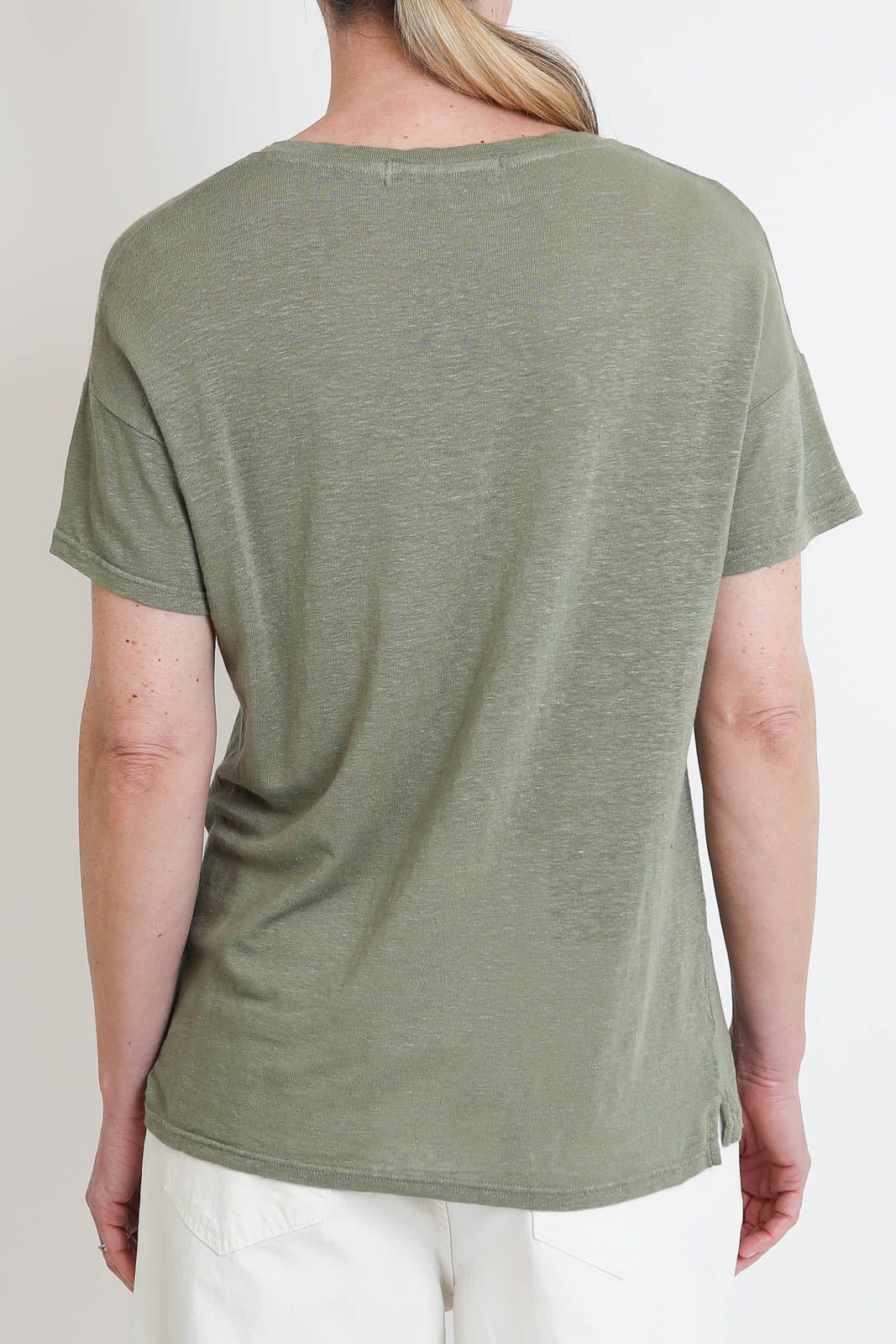 Bowery, T-Shirt V-Neck in Sage