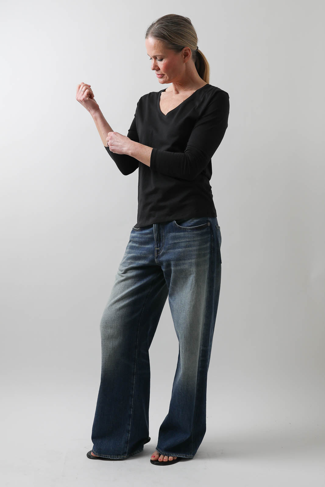 Vestibule Garderobe, Langarm-Shirt V-Neck in Schwarz