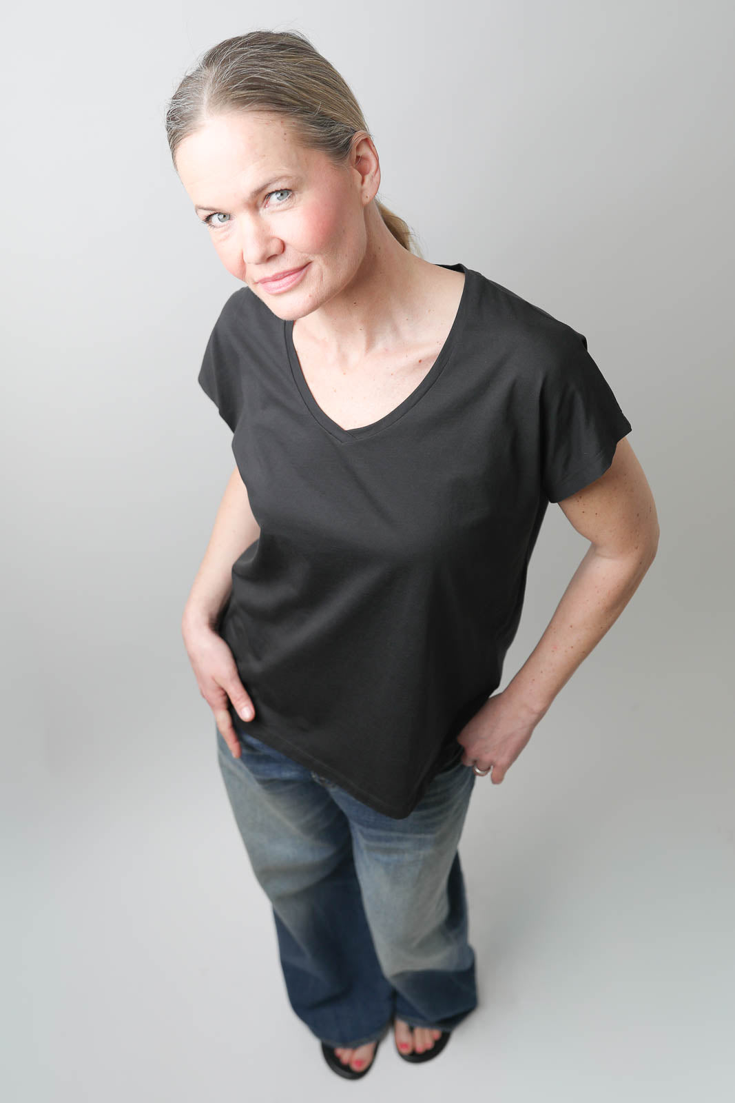 Vestibule Garderobe, T-Shirt Oversized V-Neck in Schwarz