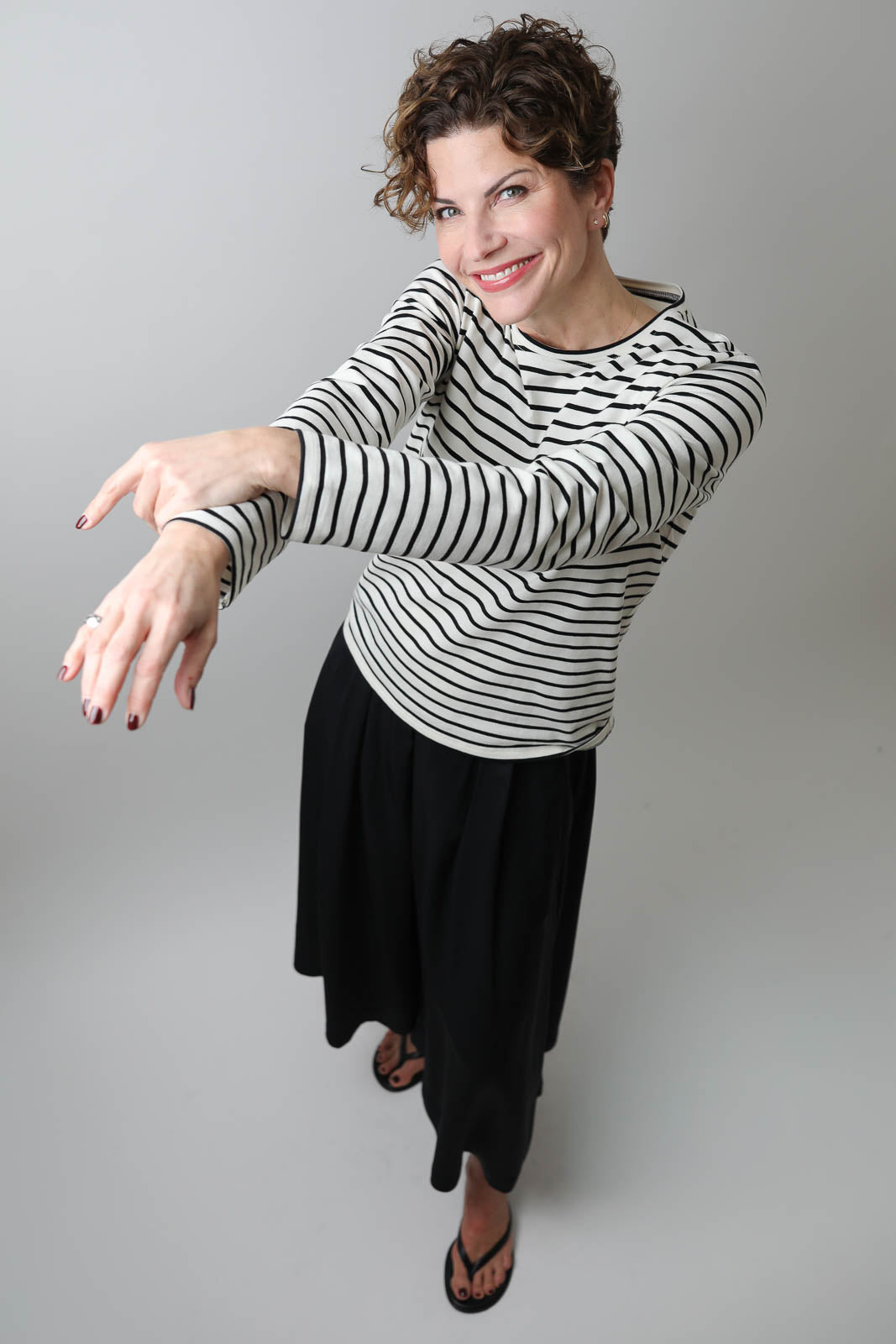 Vestibule Garderobe, Pullover à rayures noires 