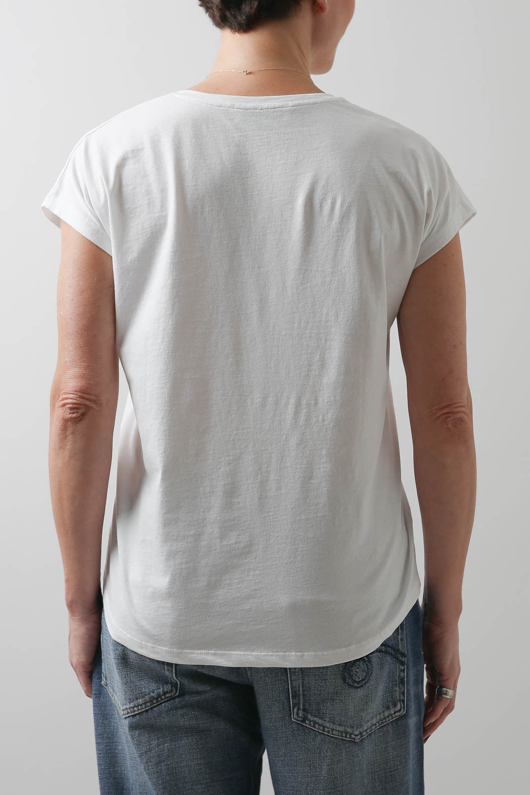 Vestibule Garderobe, T-Shirt Oversized V-Neck in Weiss