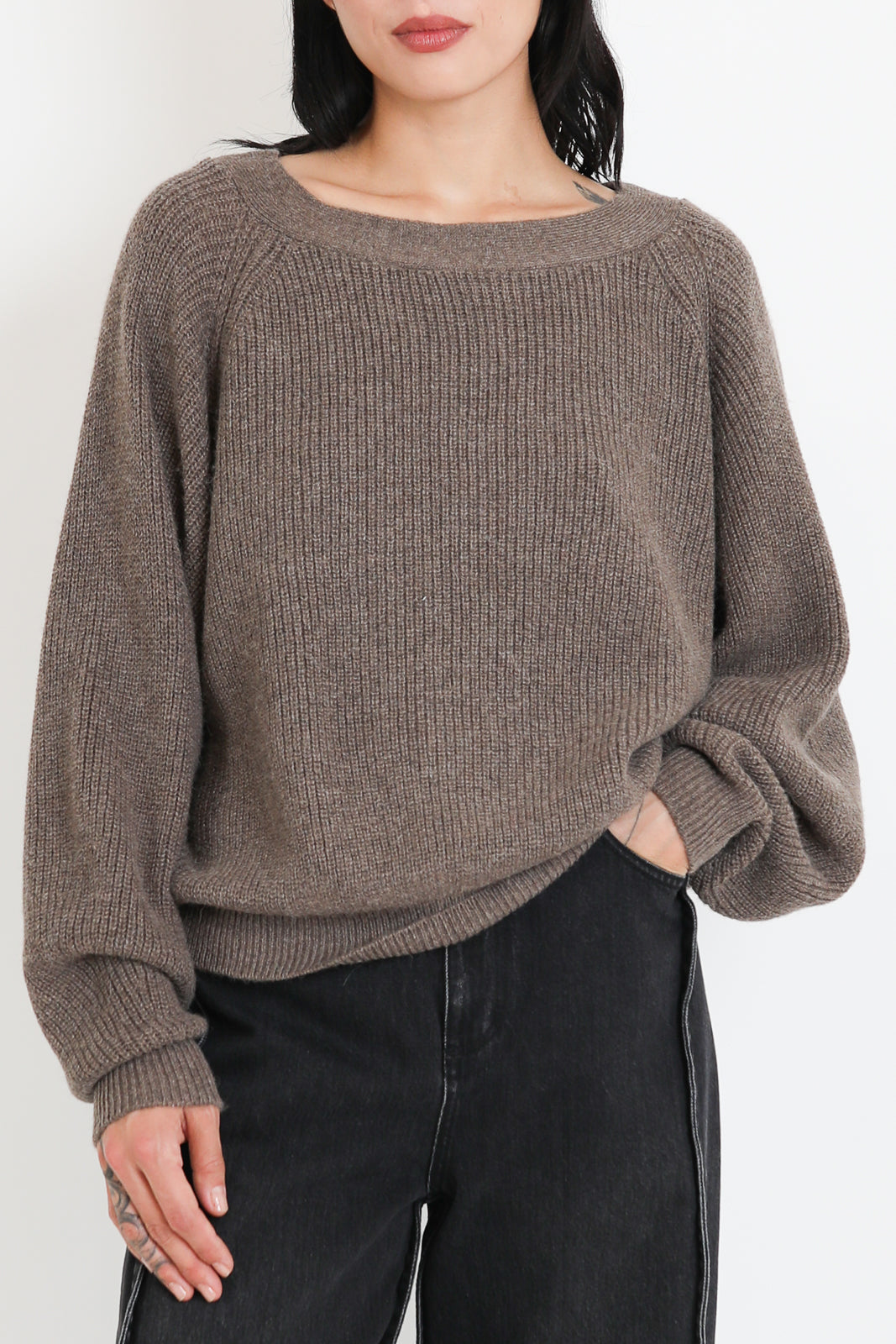 C. T. Plage, « Pullover » en laine d'alpaga, couleur gris-marron
