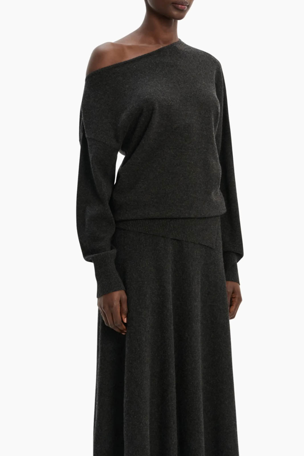 Arch4, Pullover Wiki in Dark Charcoal