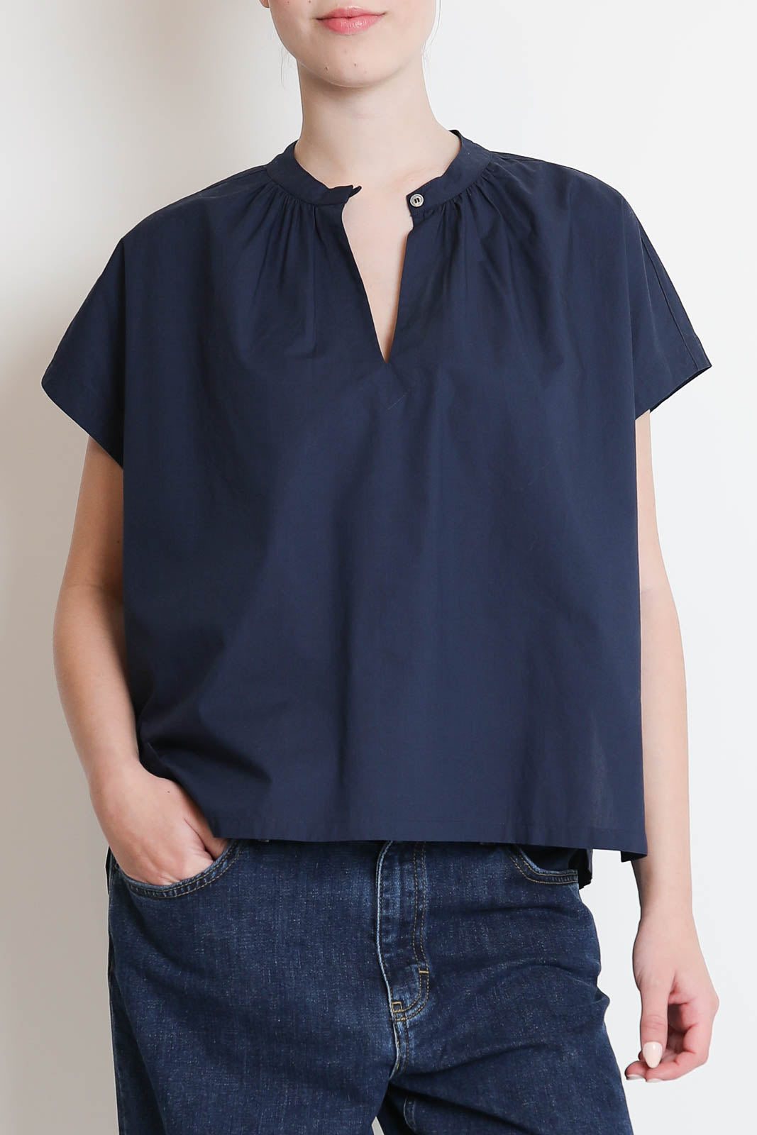 Pomandère, Bluse ohne Ärmel in Navy