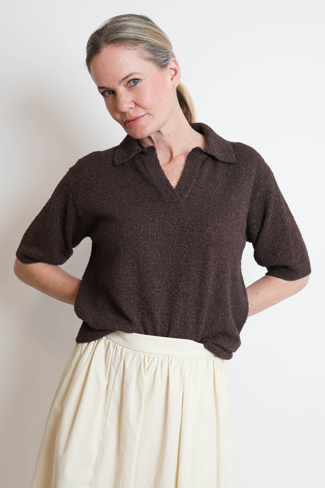 Pomandere, T-Shirt aus Strick in Ebony