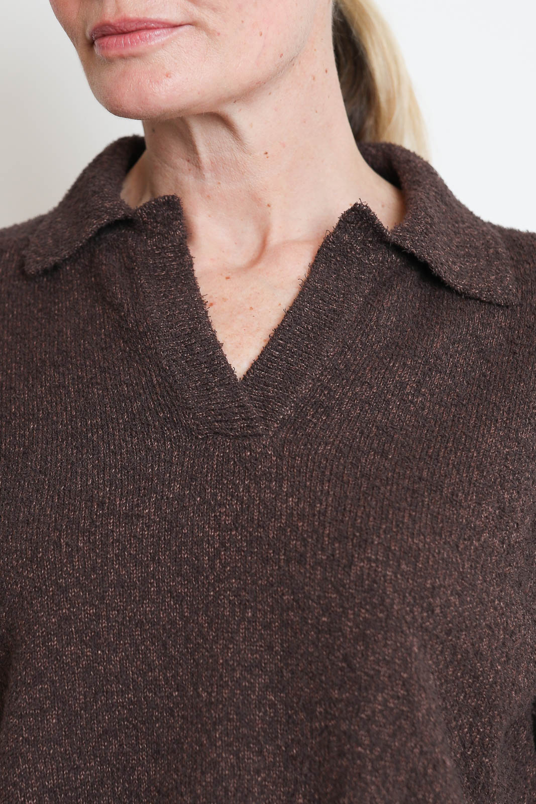 Pomandere, T-Shirt aus Strick in Ebony