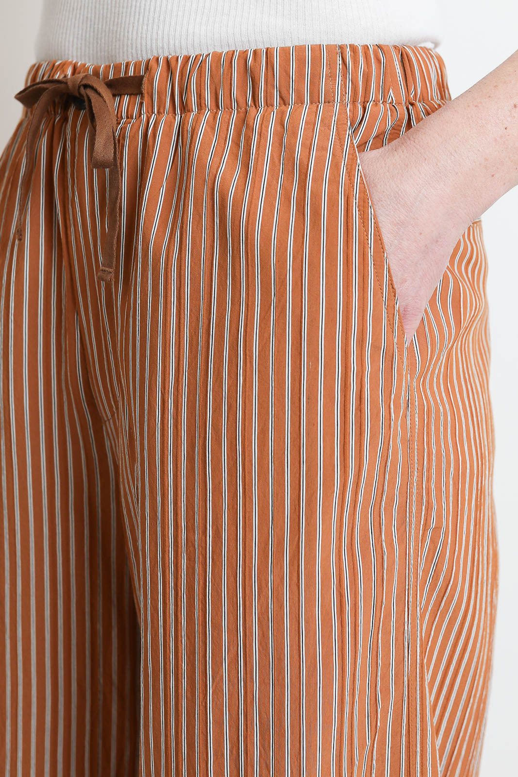 Pomandere, Hosen mit Streifen in Apricot