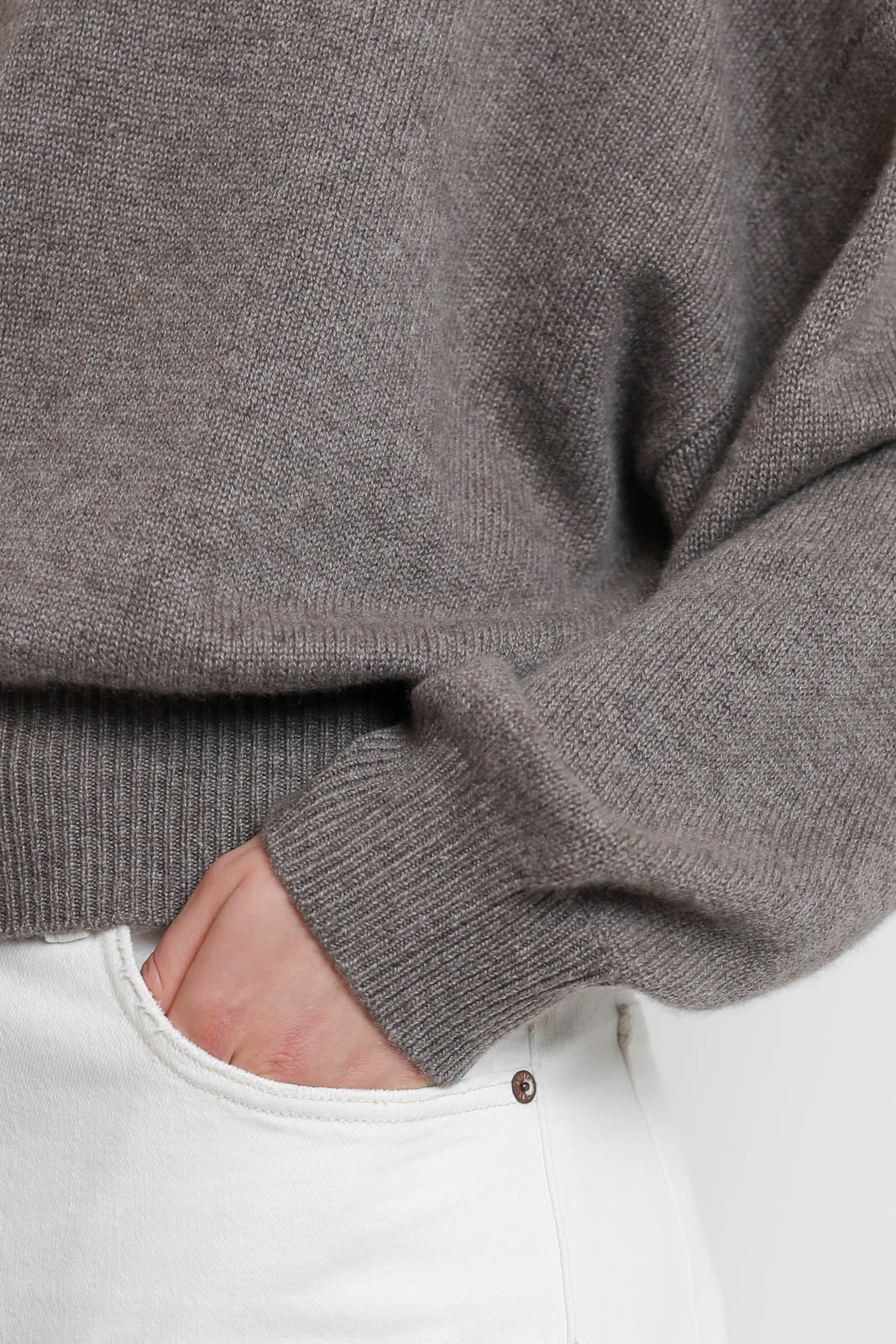 Lisa Yang, Pullover Veira in Truffle