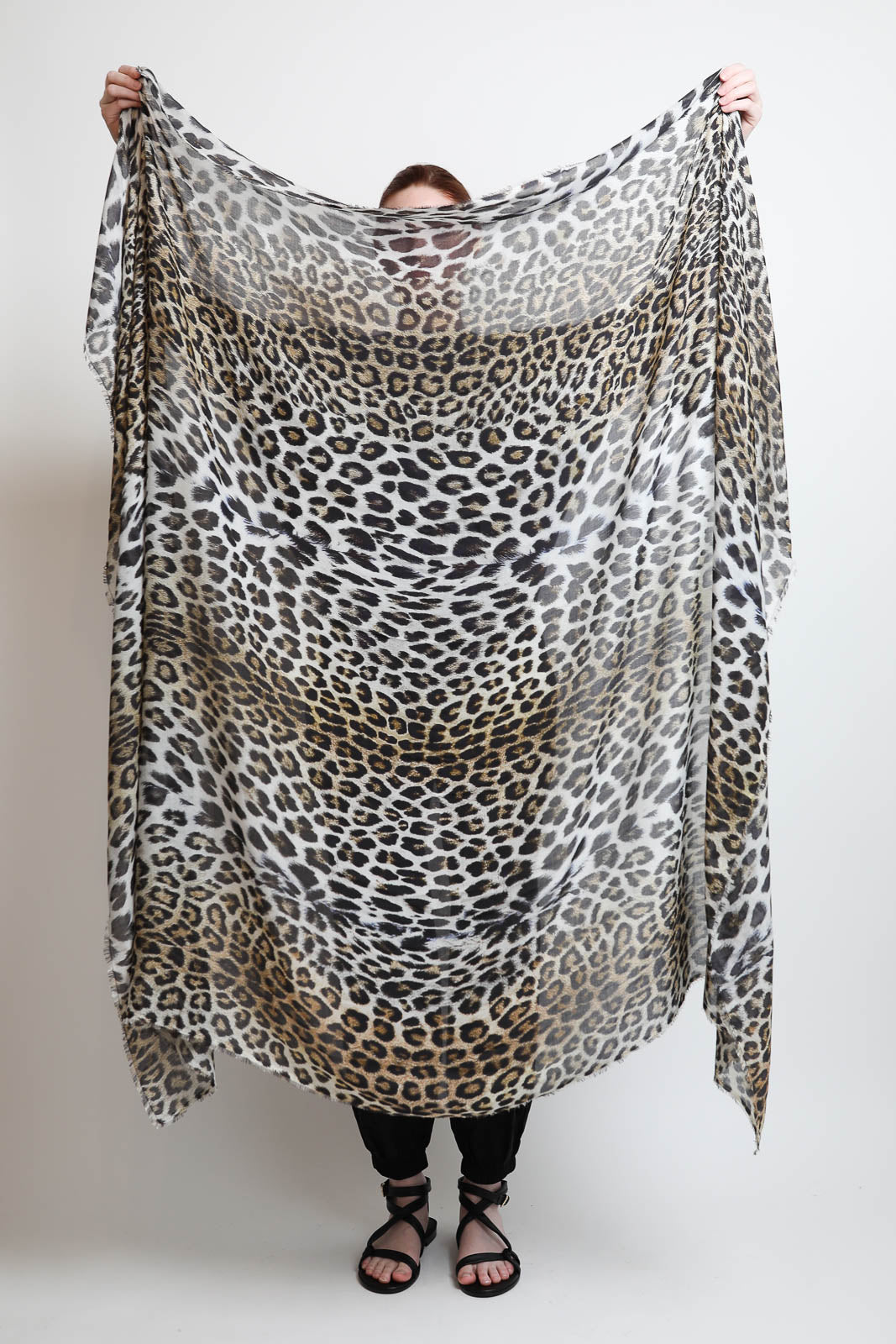 Faliero Sarti, Schal Maculata in Leopard