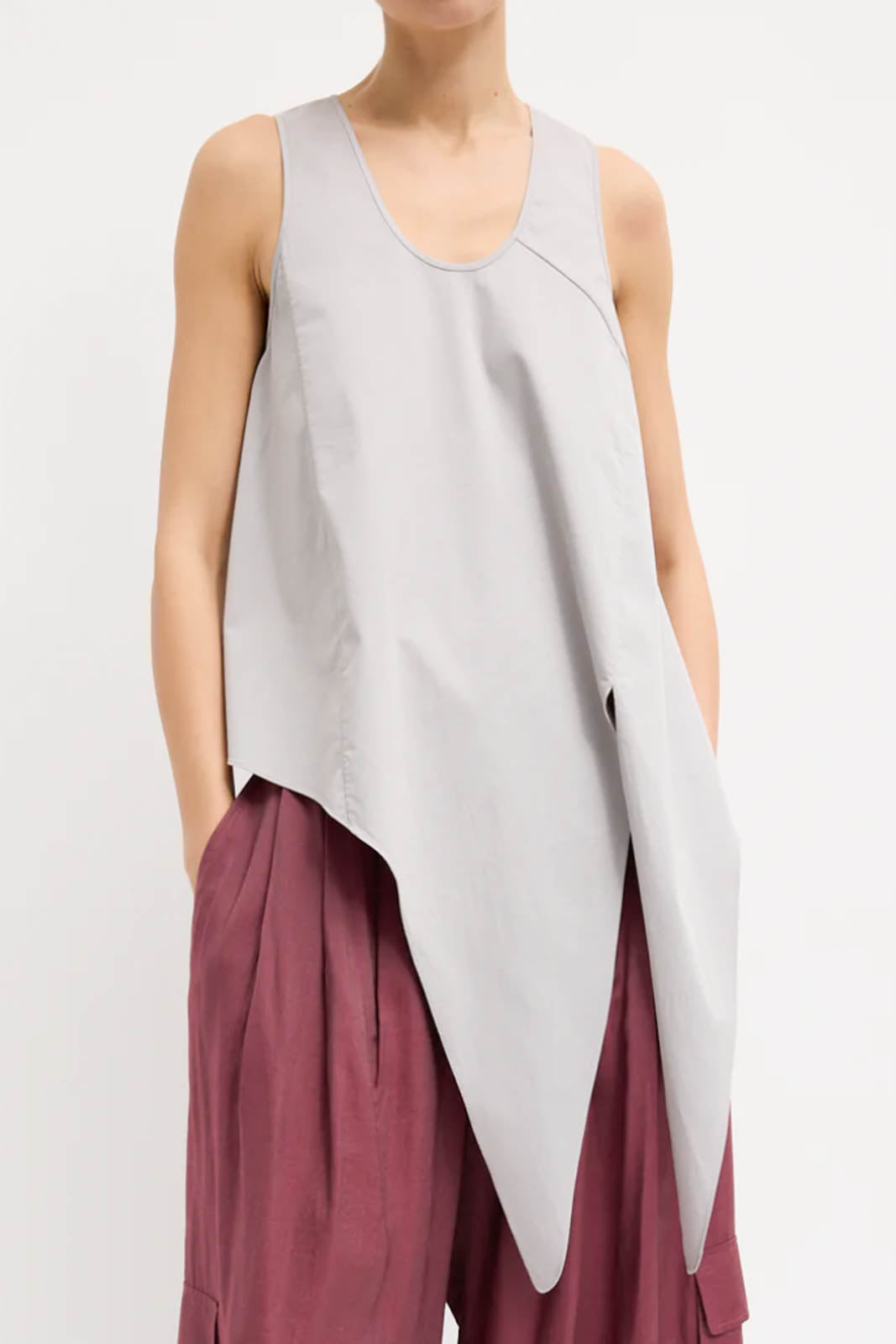 Top Tie Front in Grau