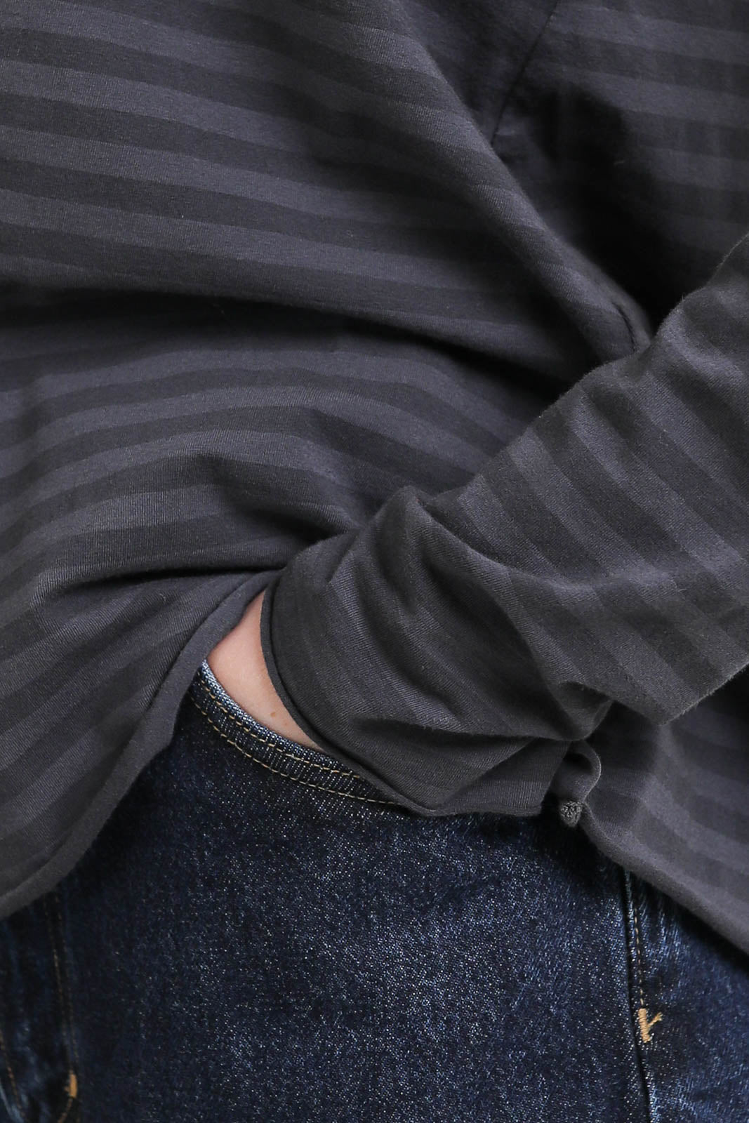 Labo.Art, Langarm-Shit Maglia Jeppe in Grafite