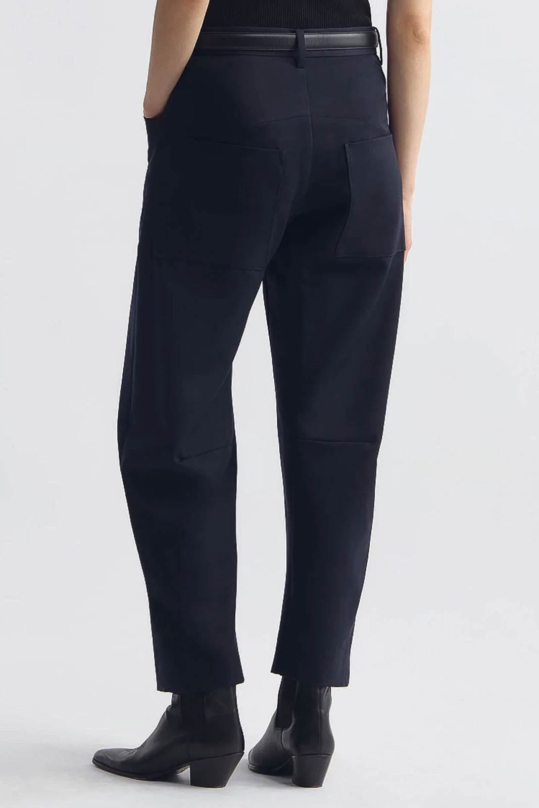 Nili Lotan, Hose Shon Wool in Midnight