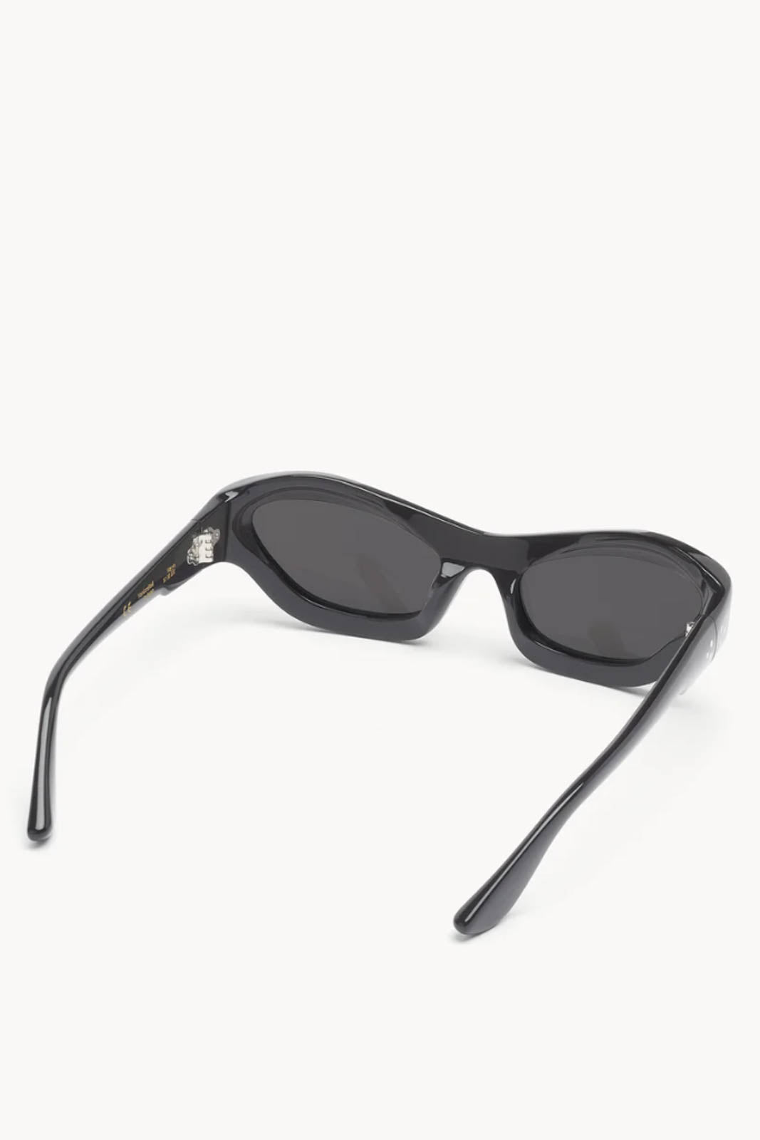 Port Tanger, Sonnenbrille Hayya in Black/Black Lens