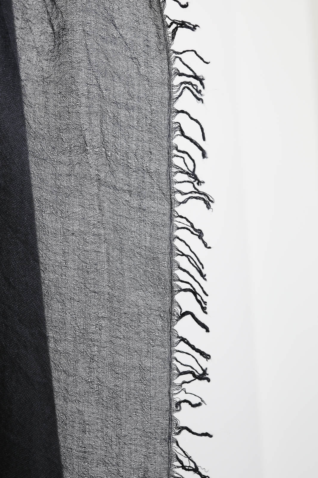 Faliero Sarti, Schal Enrica in Schwarz