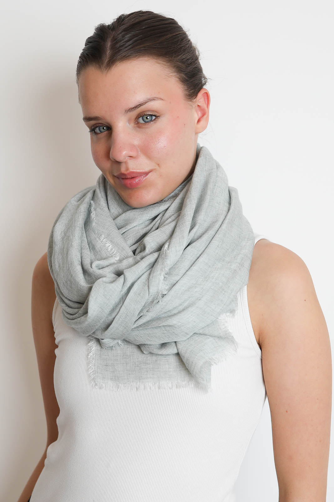 Faliero Sarti, Schal Penelope in Grau