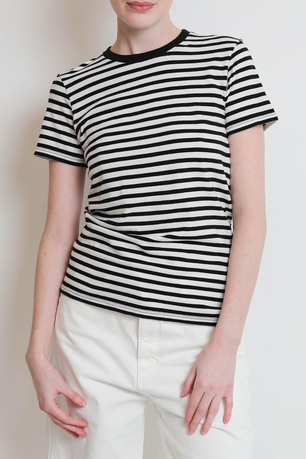 Nili Lotan, T-Shirt Lana Crewneck in Black/Ivory Stripe