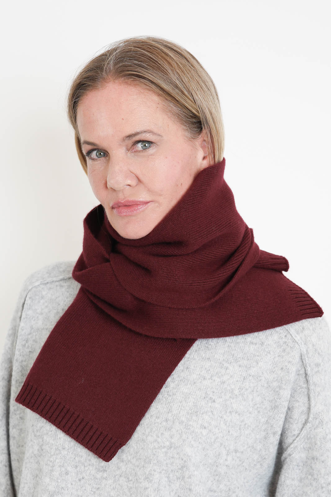 Lisa Yang, Schal Frederica in Deep Plum