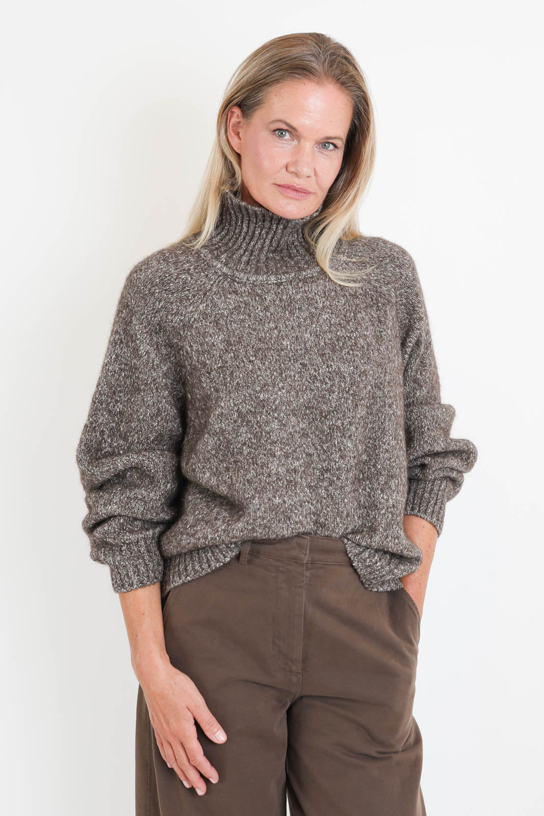 Zenggi, Pullover Roll Neck in Brownstone