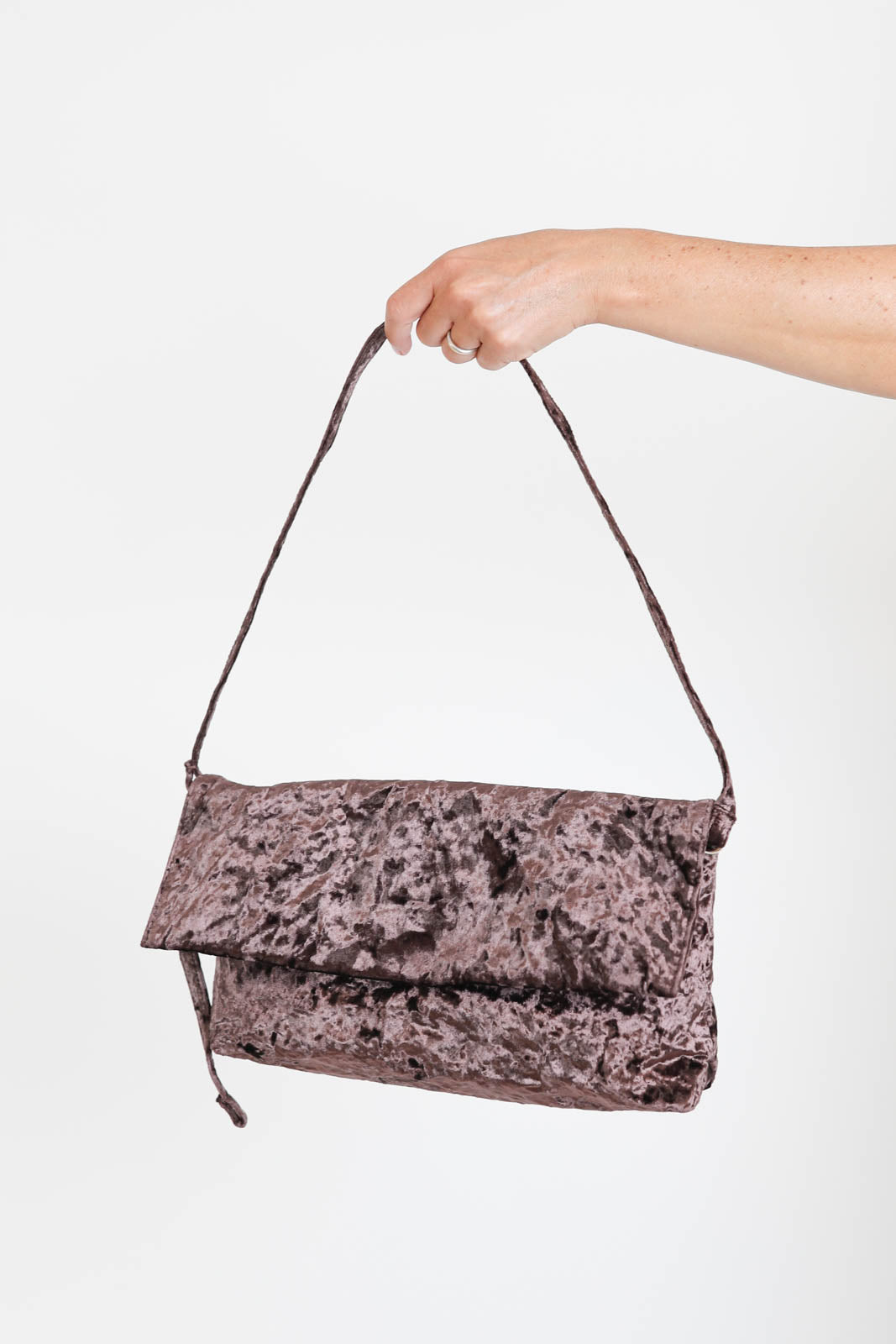 Zilla, Tasche Velvet Baguette in Moka