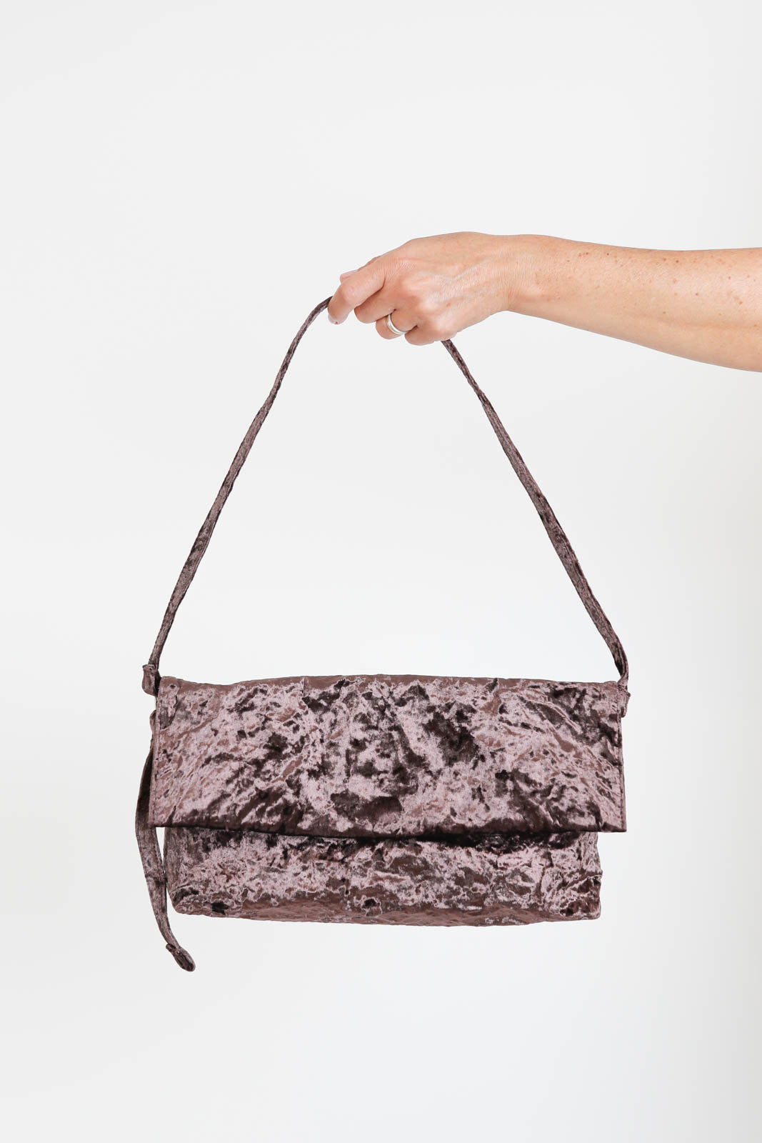 Zilla, Tasche Velvet Baguette in Moka