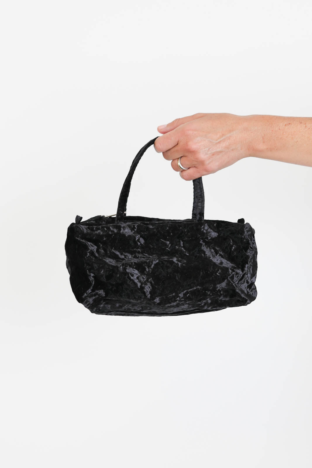 Zilla, Tasche Velvet Mini Duffle in Schwarz