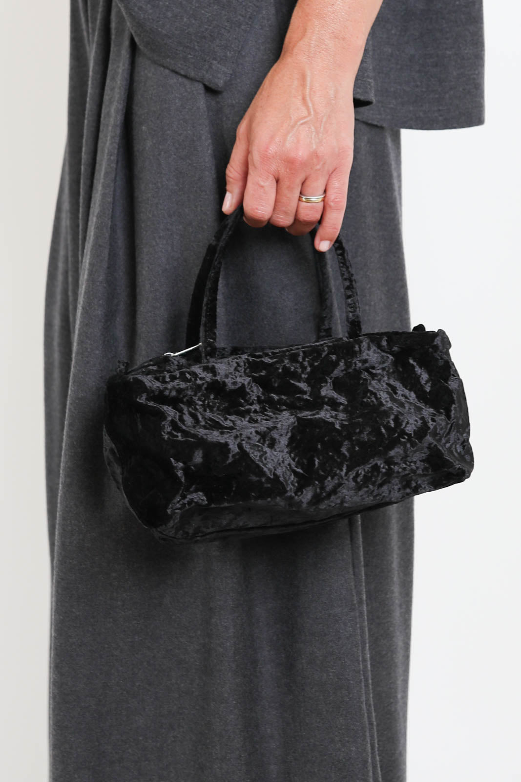 Zilla, Tasche Velvet Mini Duffle in Schwarz